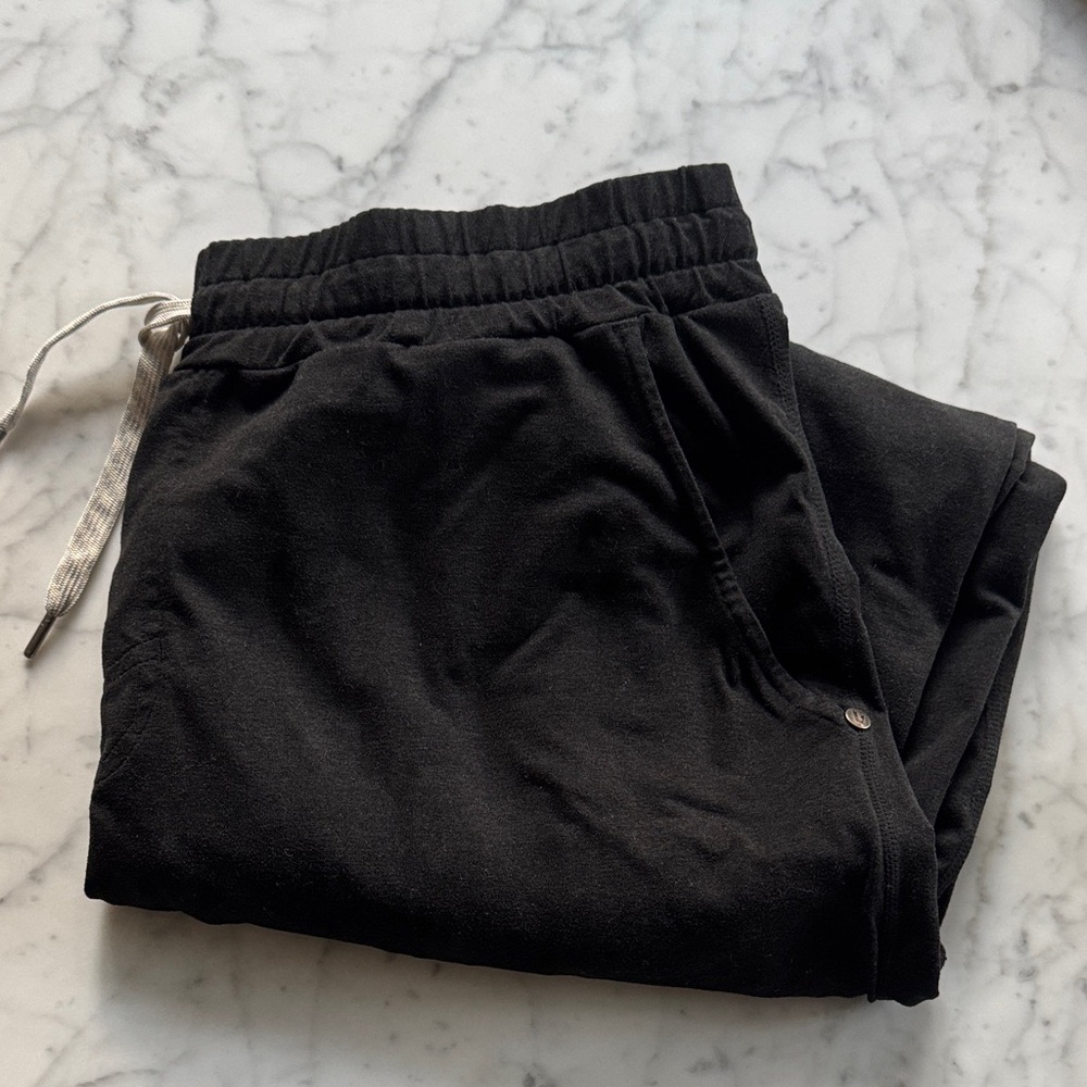 Vuori Men’s Dark Grey/Black Joggers XXL